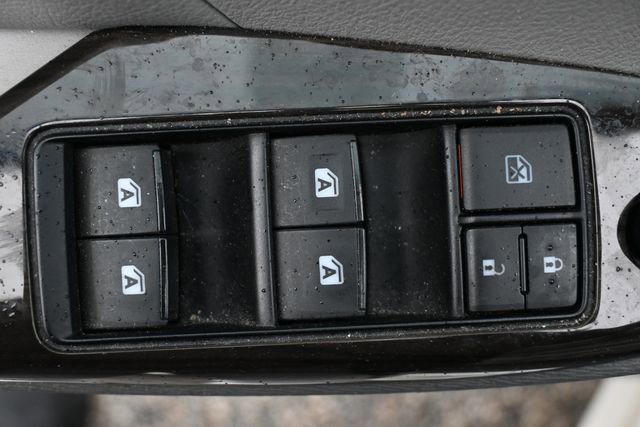 Used 2015 Toyota Sienna XLE image 10