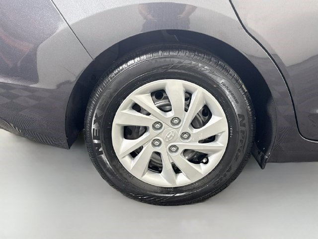 Used 2020 Hyundai Elantra SE FWD image 31