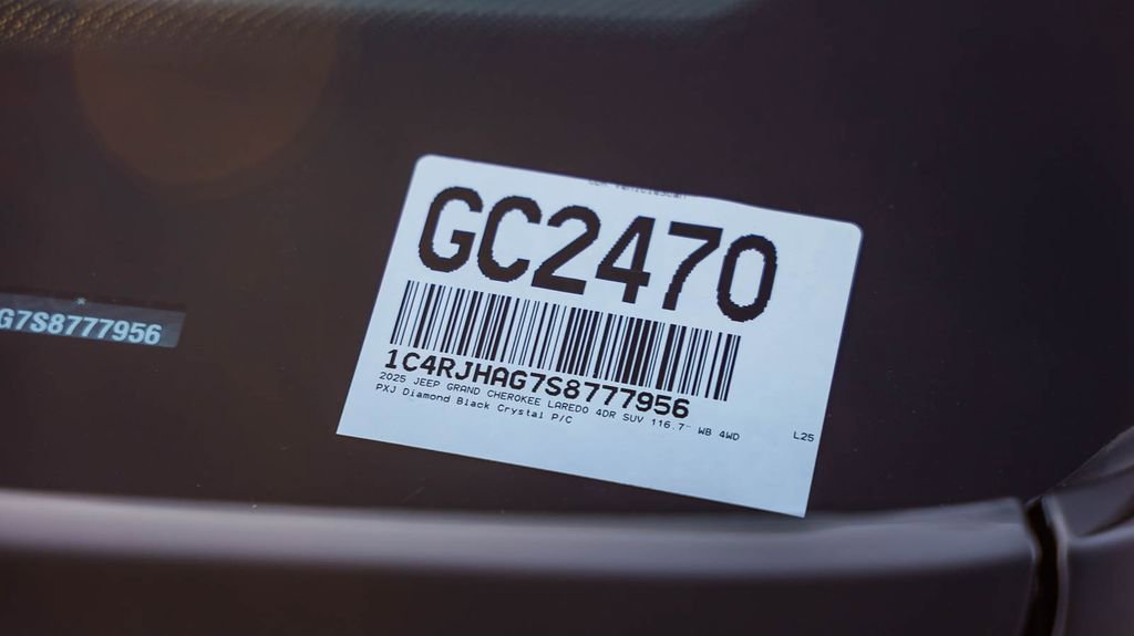 New 2025 Jeep Grand Cherokee Altitude image 29