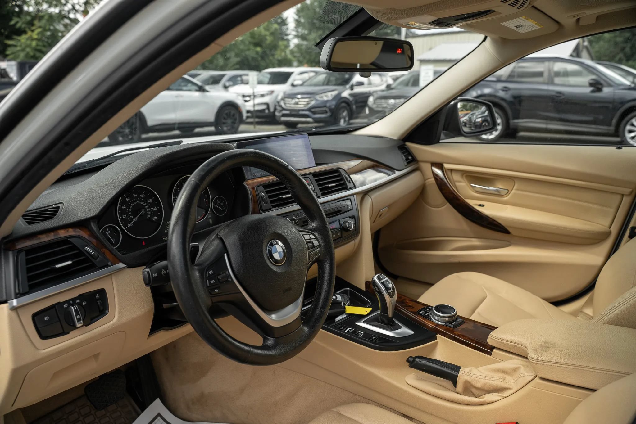 Used 2014 BMW 328i xDrive Wagon AWD/4WD image 6
