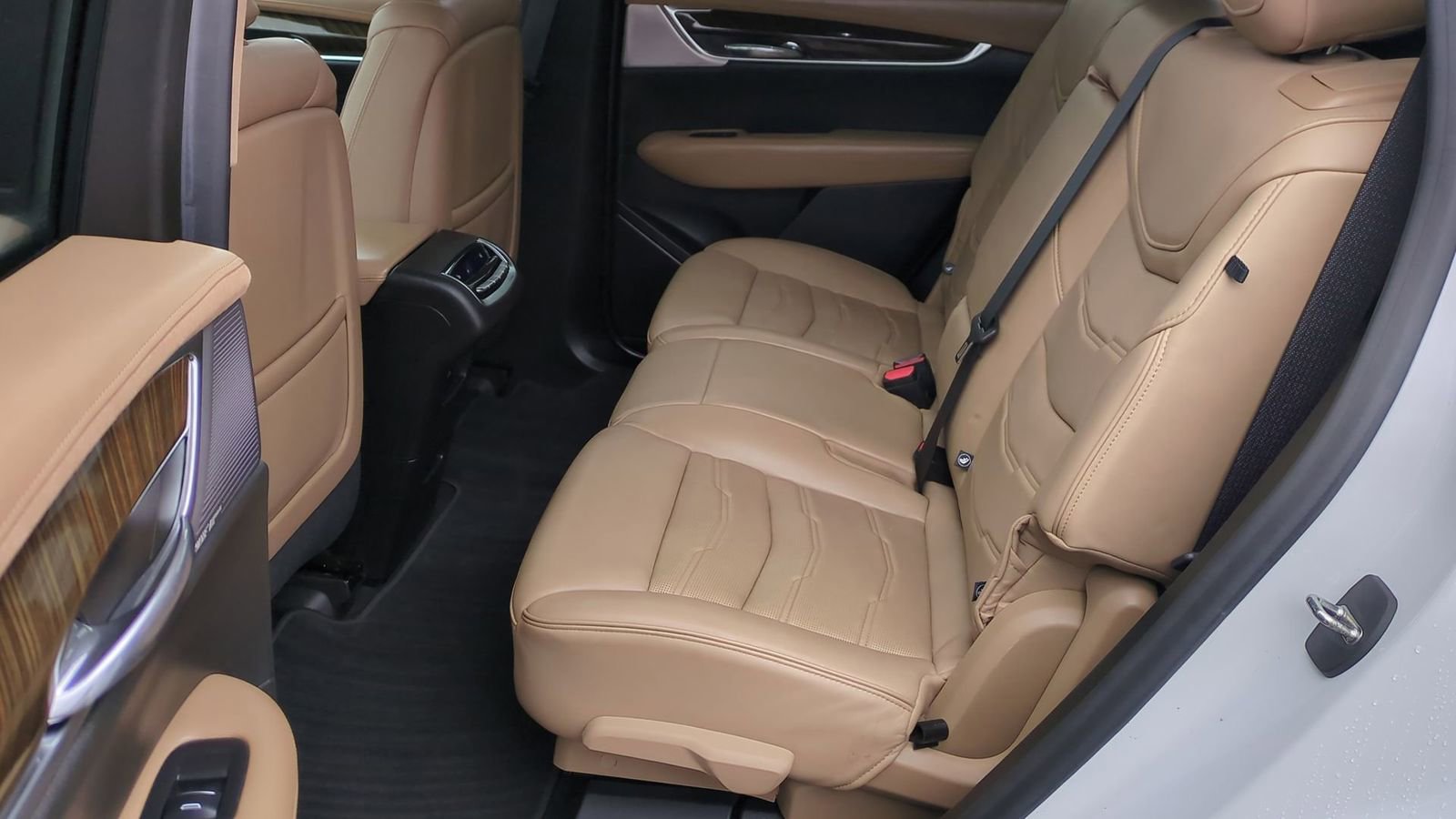 Used 2021 Cadillac XT6 Sport w/ LPO, ONYX Package image 20