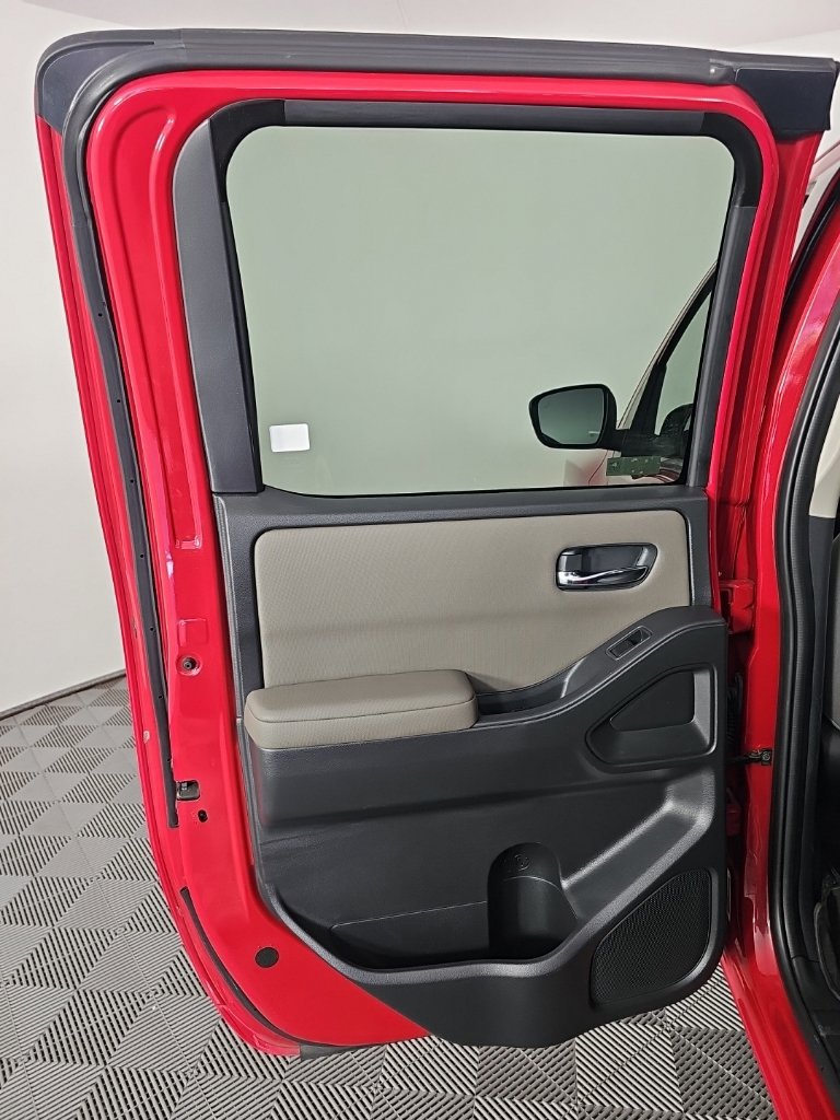 Used 2022 Nissan Frontier SV AWD/4WD image 14