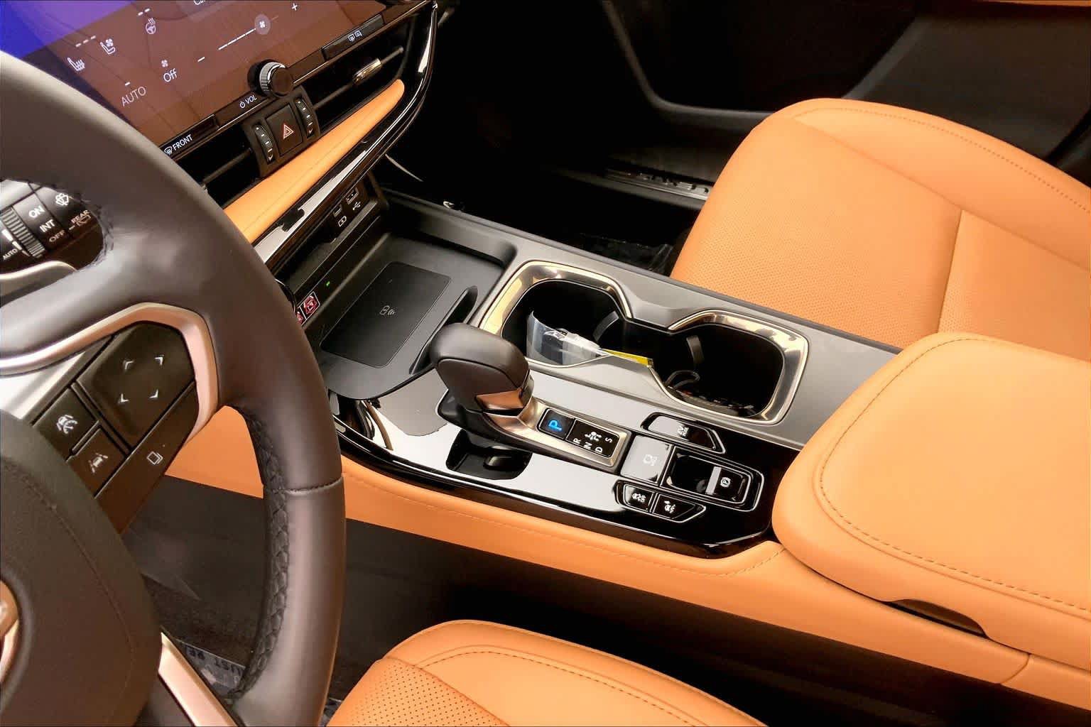 Used 2022 Lexus NX 350h AWD image 17