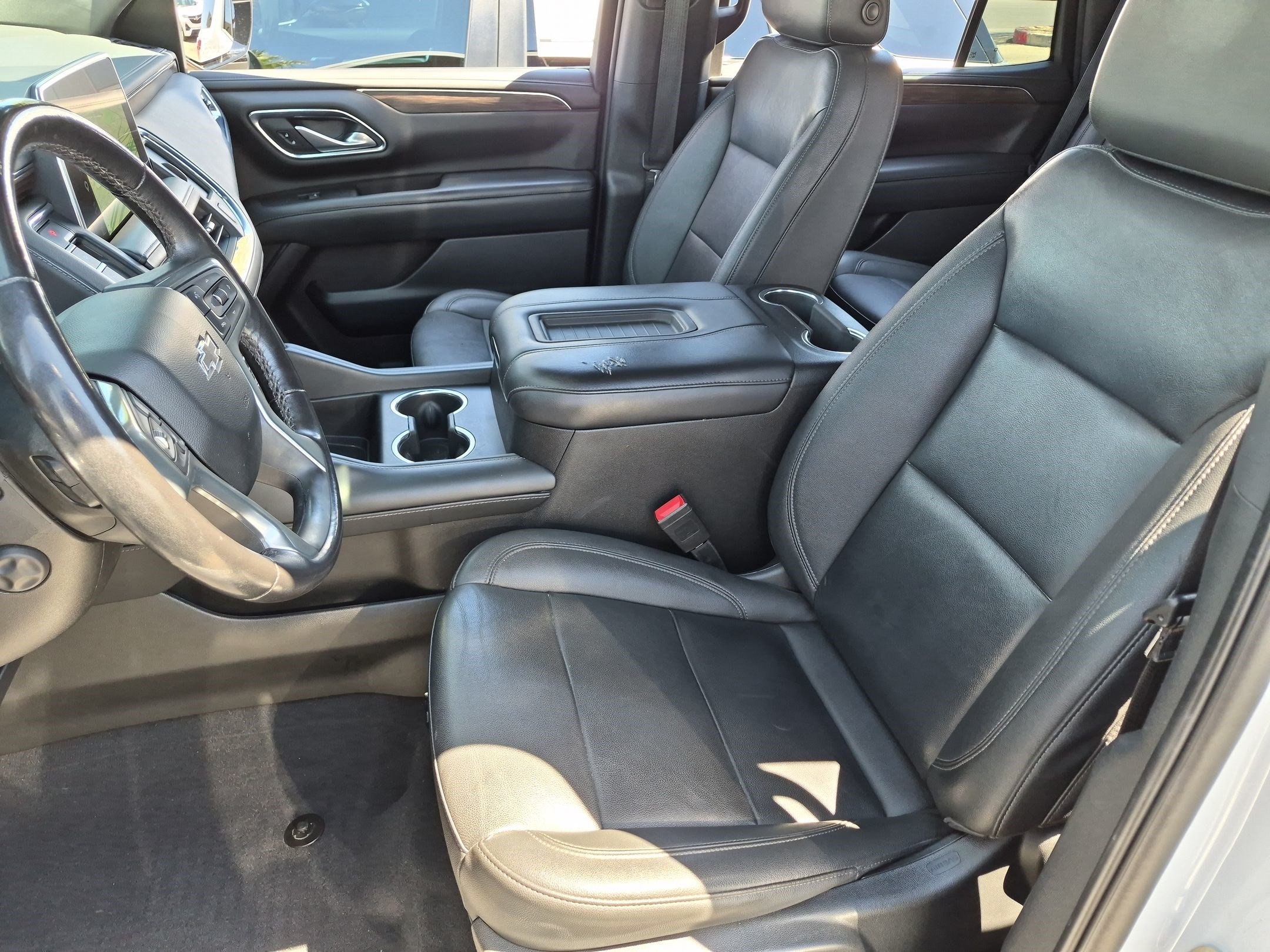 Certified 2022 Chevrolet Tahoe Z71 w/ Luxury Package AWD/4WD image 26