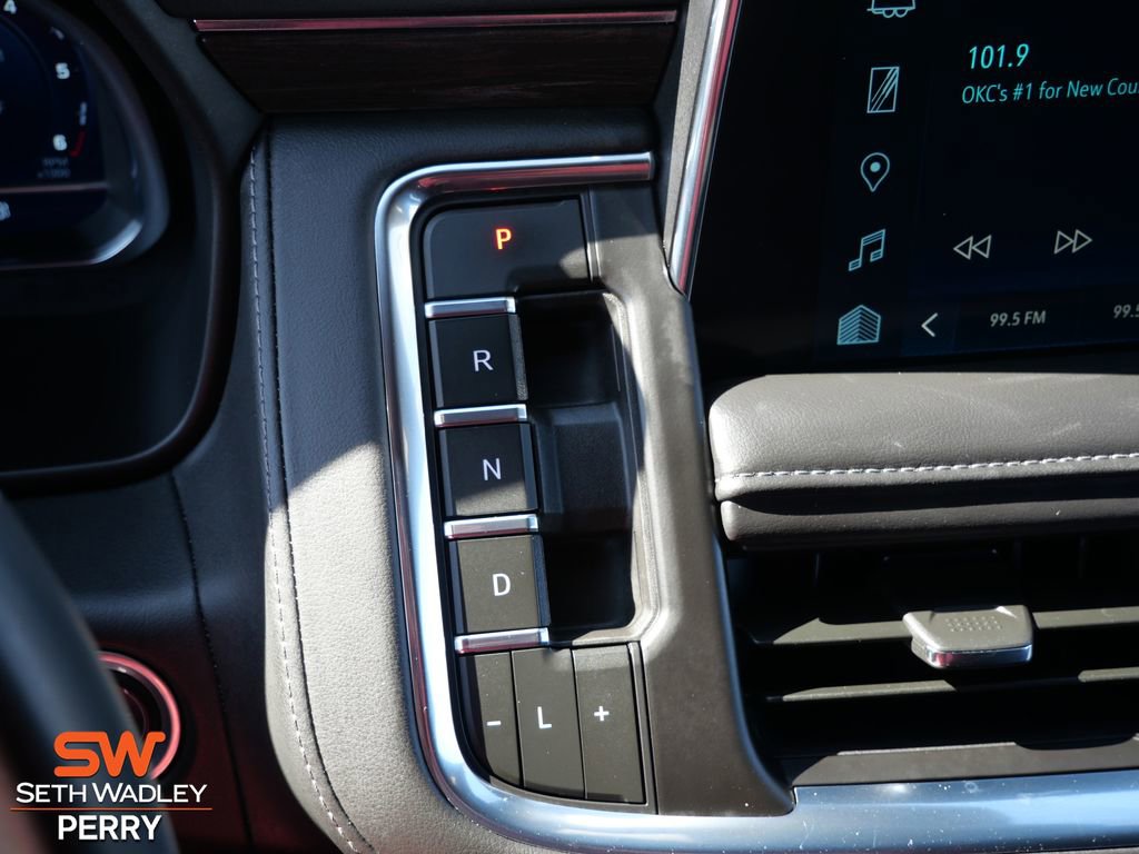 Used 2024 Chevrolet Suburban LT AWD/4WD image 31