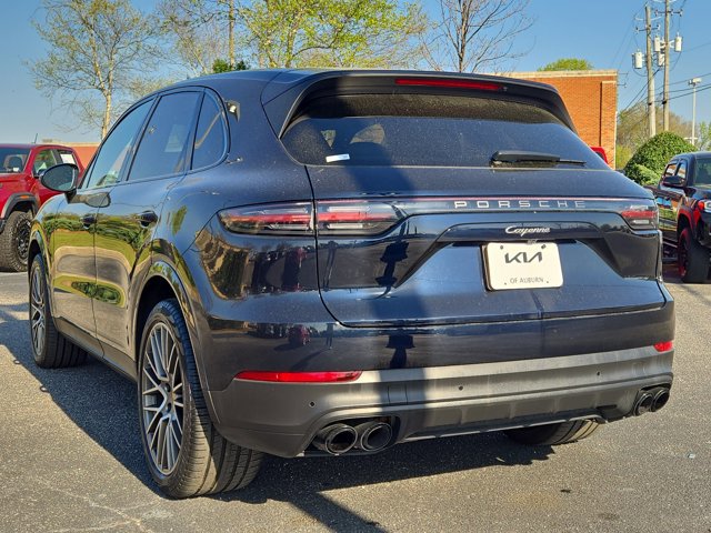 Used 2023 Porsche Cayenne Platinum Edition image 8