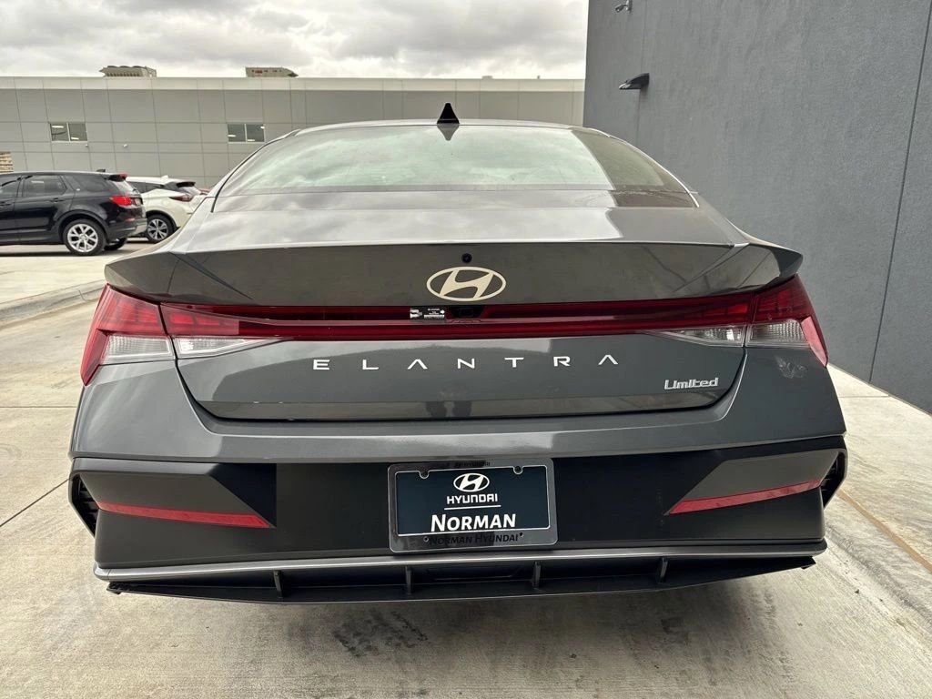 New 2026 Hyundai Elantra Limited FWD image 5