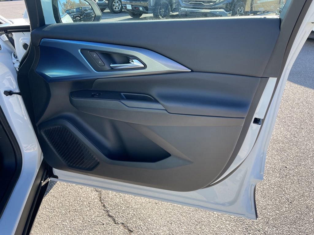 New 2026 Chevrolet Equinox EV LT image 31