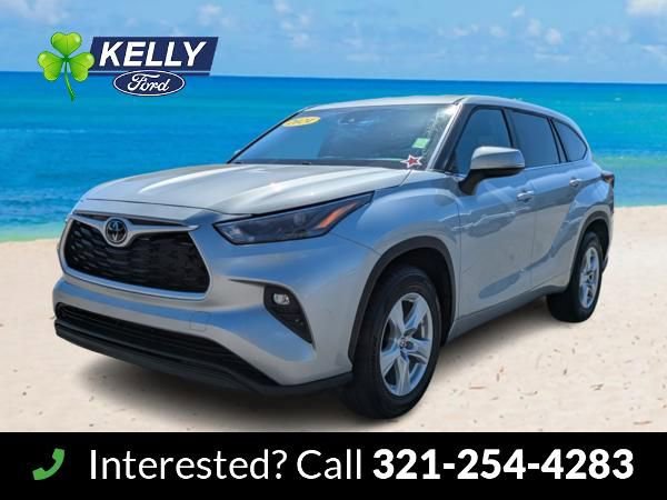Used 2024 Toyota Highlander LE image 1