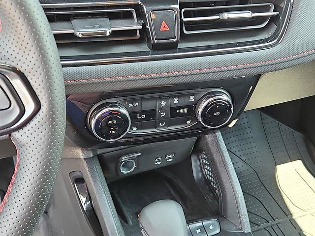 Used 2025 Chevrolet TrailBlazer RS w/ Convenience Package FWD image 18