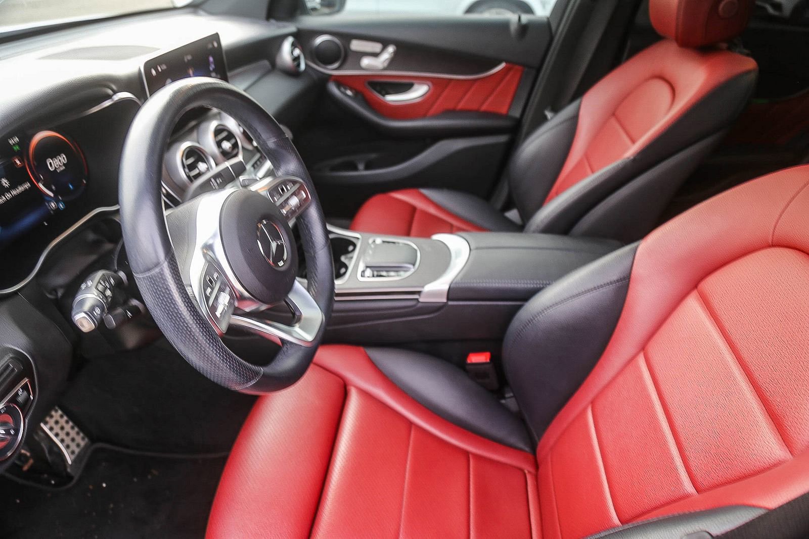 Used 2022 Mercedes-Benz GLC 300 4MATIC image 5