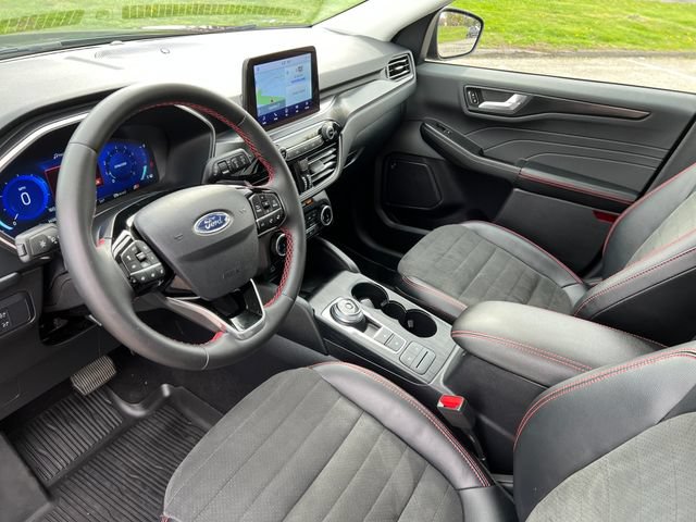 Used 2022 Ford Escape SEL w/ SEL Stealth AWD Package image 18