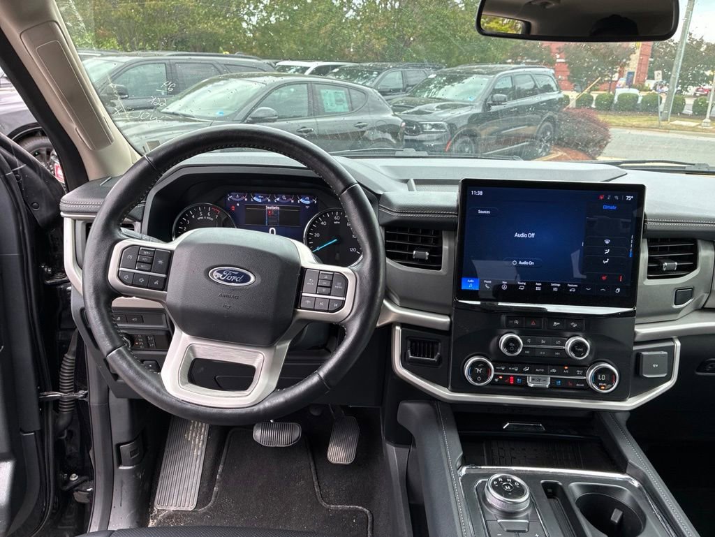 Used 2024 Ford Expedition XLT AWD/4WD image 24