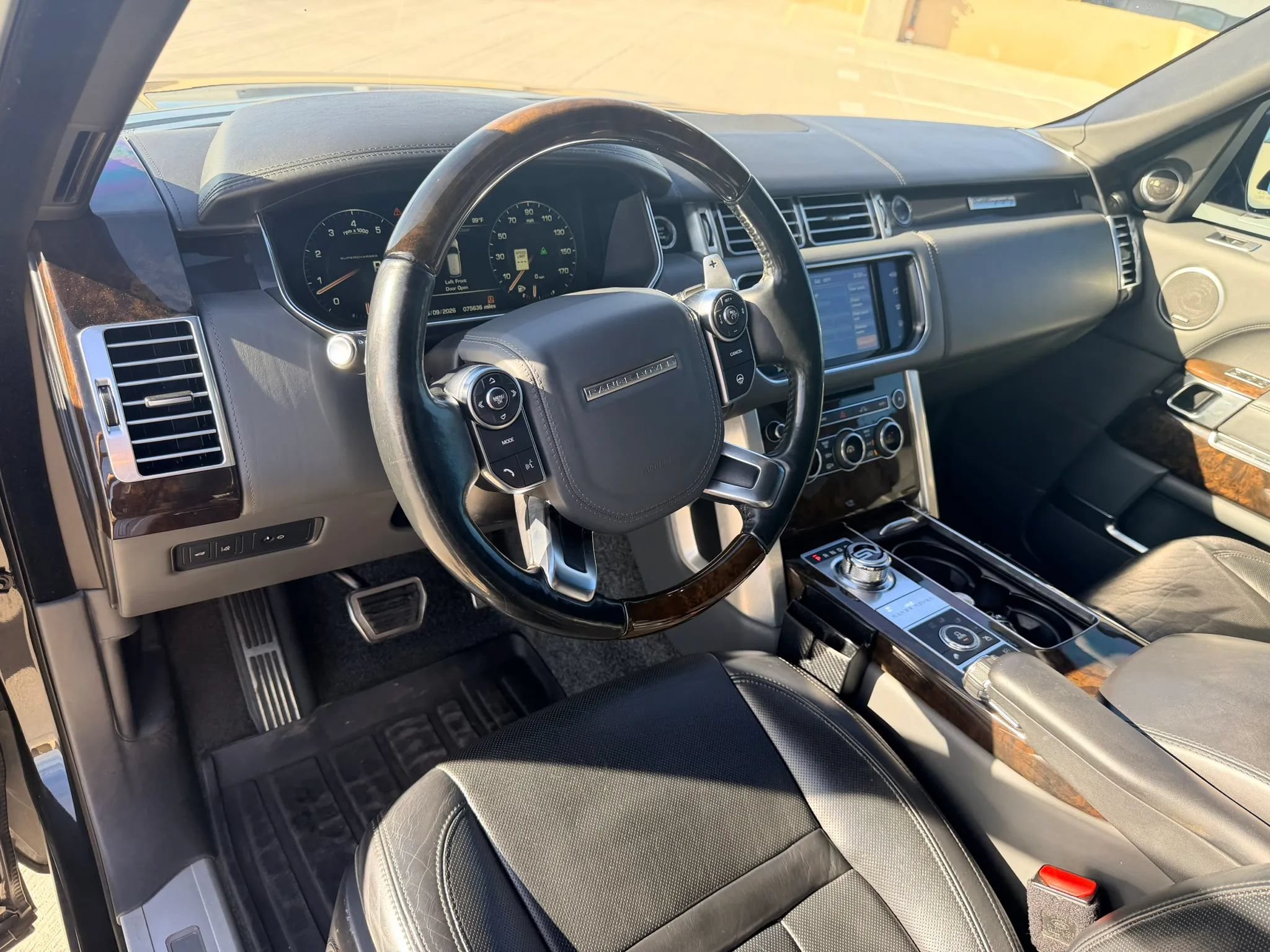 Used 2016 Land Rover Range Rover LWB SV Autobiography AWD/4WD image 10