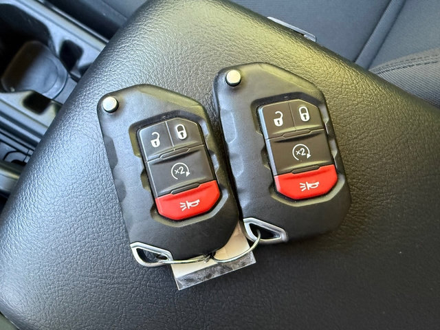 Used 2021 Jeep Gladiator Sport AWD/4WD image 31