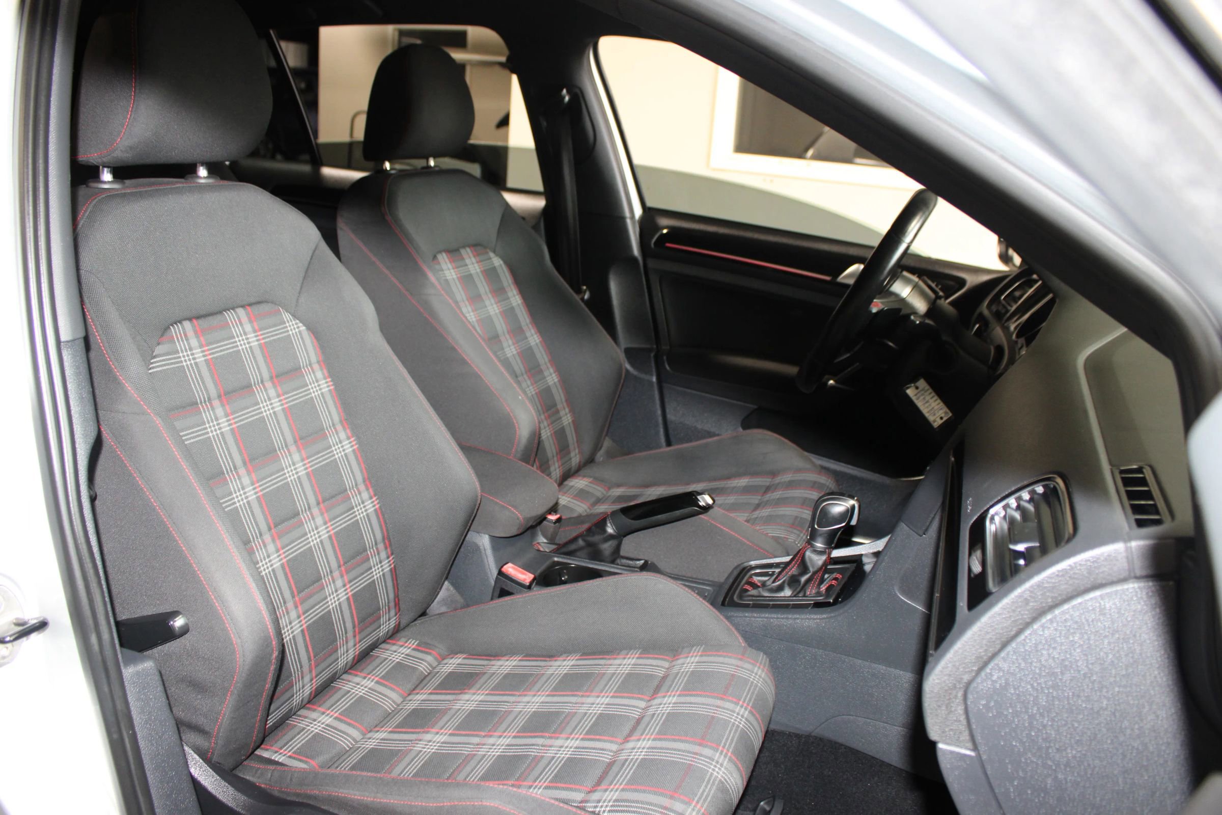 Used 2016 Volkswagen GTI S FWD image 27
