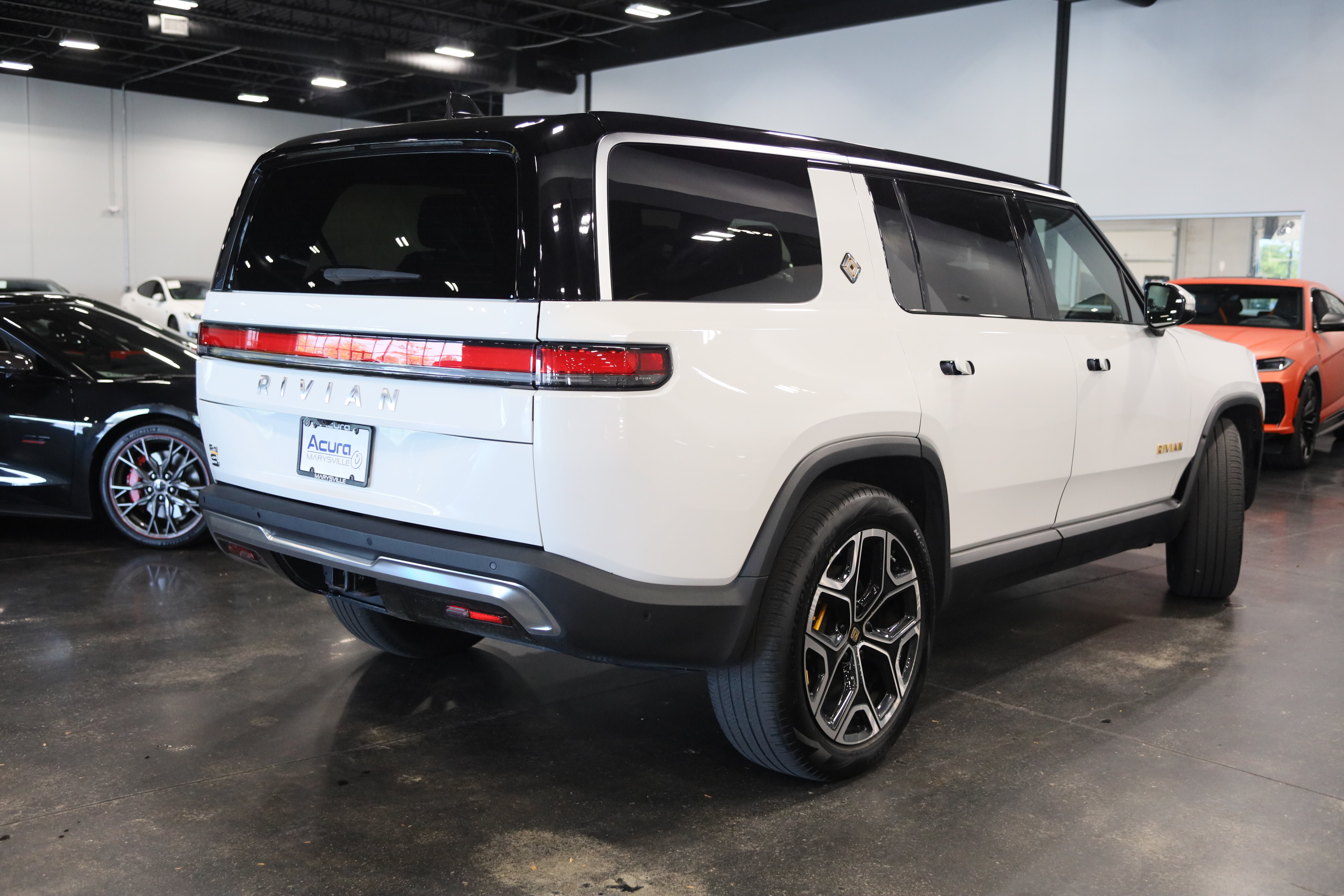 Used 2022 Rivian R1S Launch Edition Quad AWD/4WD image 6