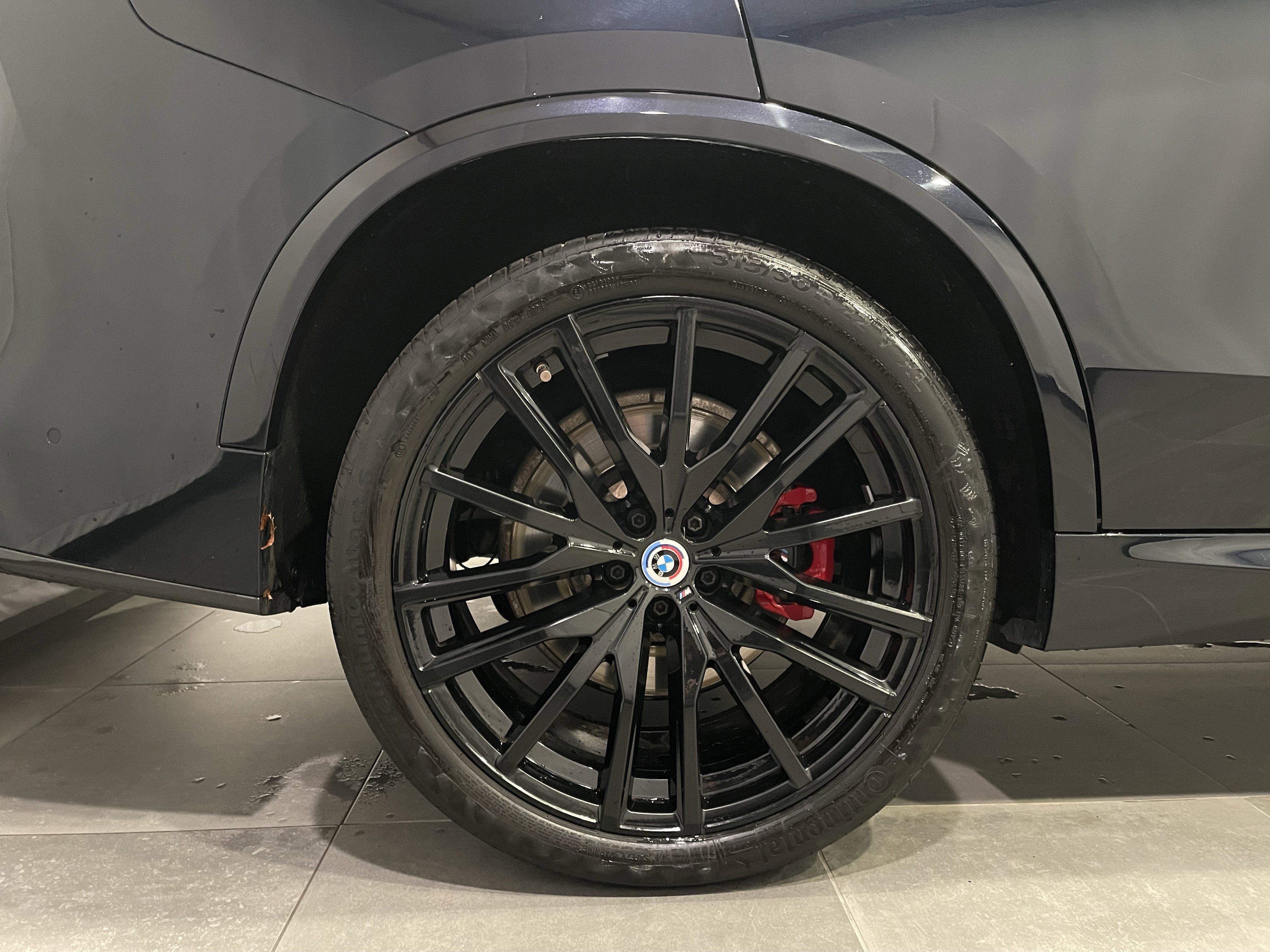 Used 2022 BMW X5 M50i w/ Premium Package image 10