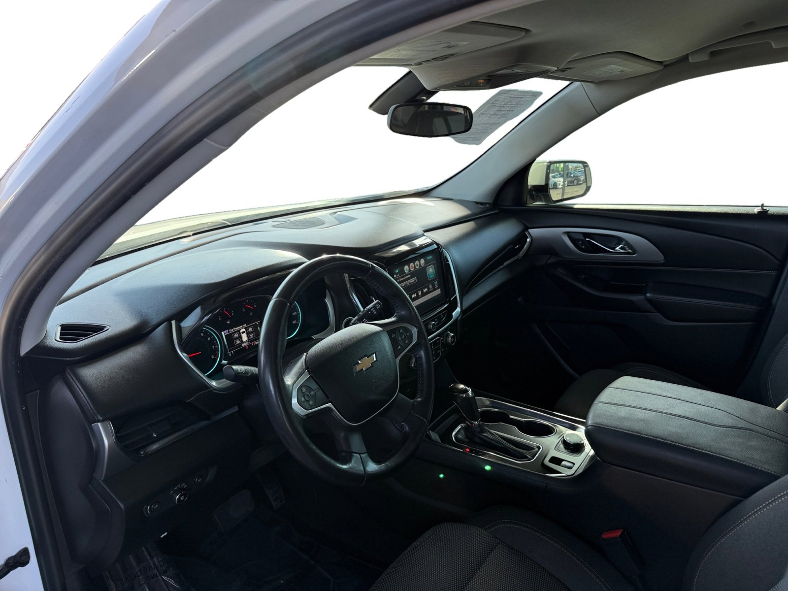 Used 2018 Chevrolet Traverse LT image 9