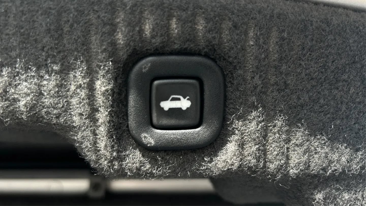 Used 2006 Cadillac XLR V RWD image 44
