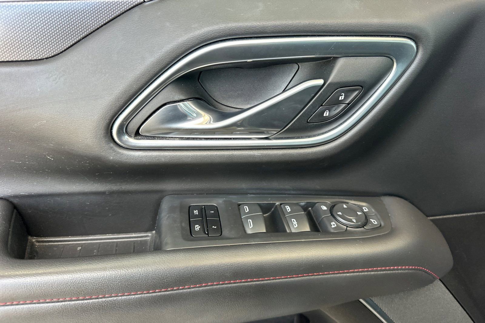 Used 2021 Chevrolet Tahoe RST w/ Luxury Package RWD image 11