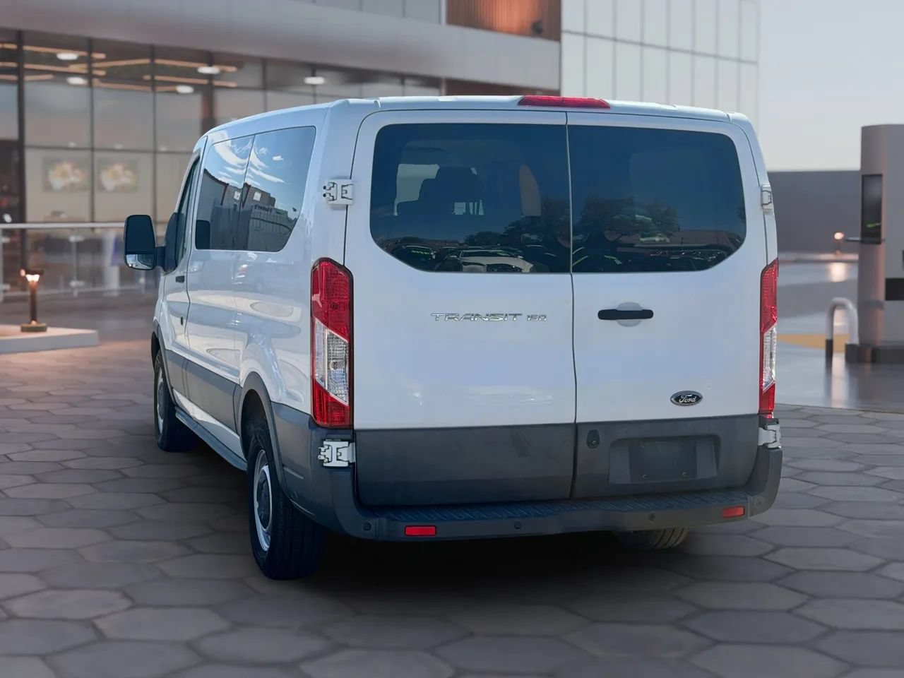 Used 2016 Ford Transit 150 XL RWD image 8