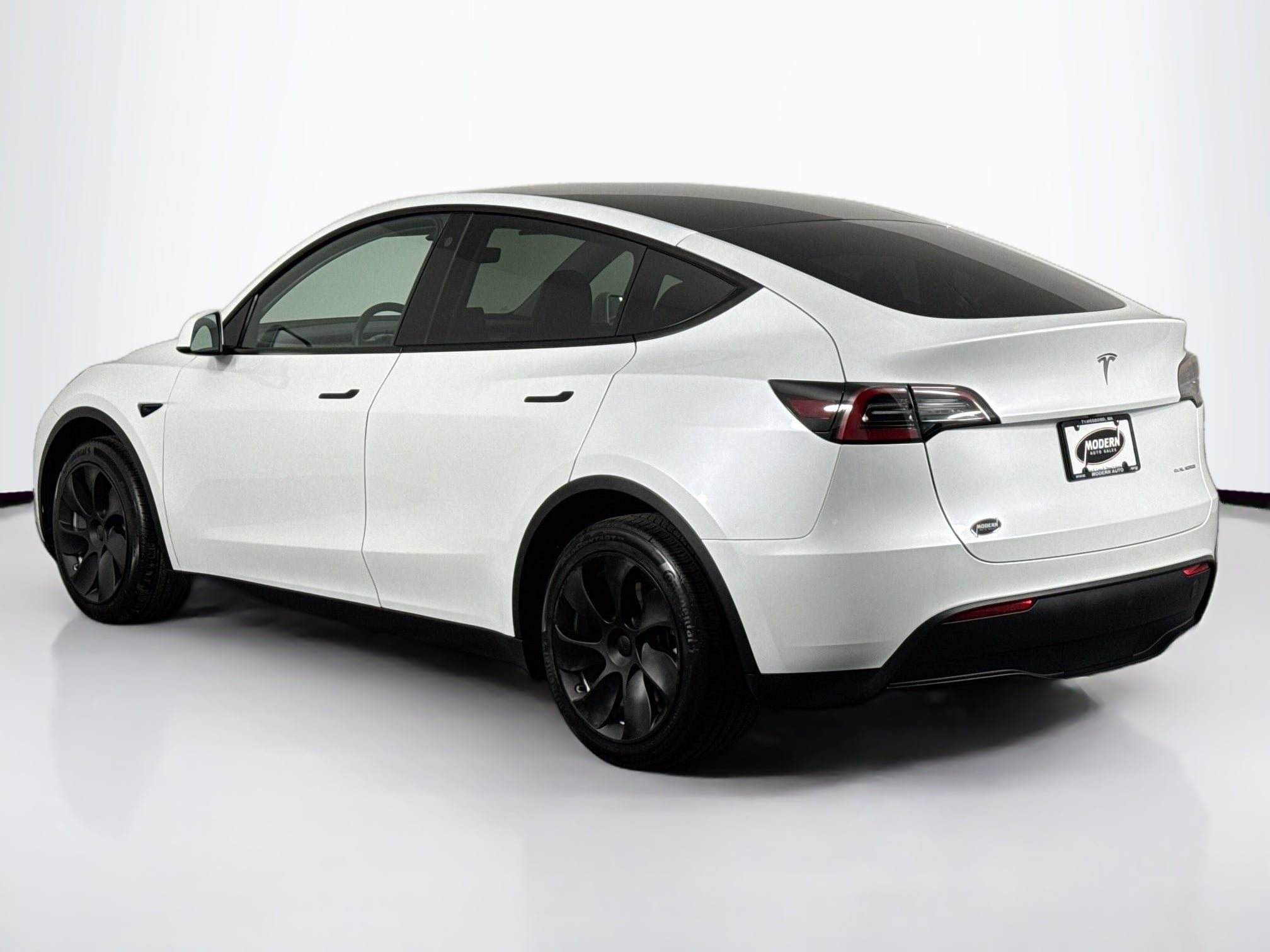 Used 2023 Tesla Model Y Long Range AWD/4WD image 9