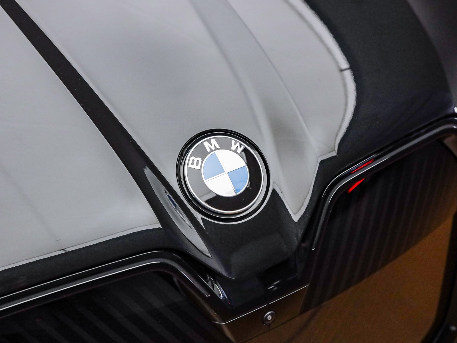New 2026 BMW iX xDrive45 w/ M Sport Package image 6