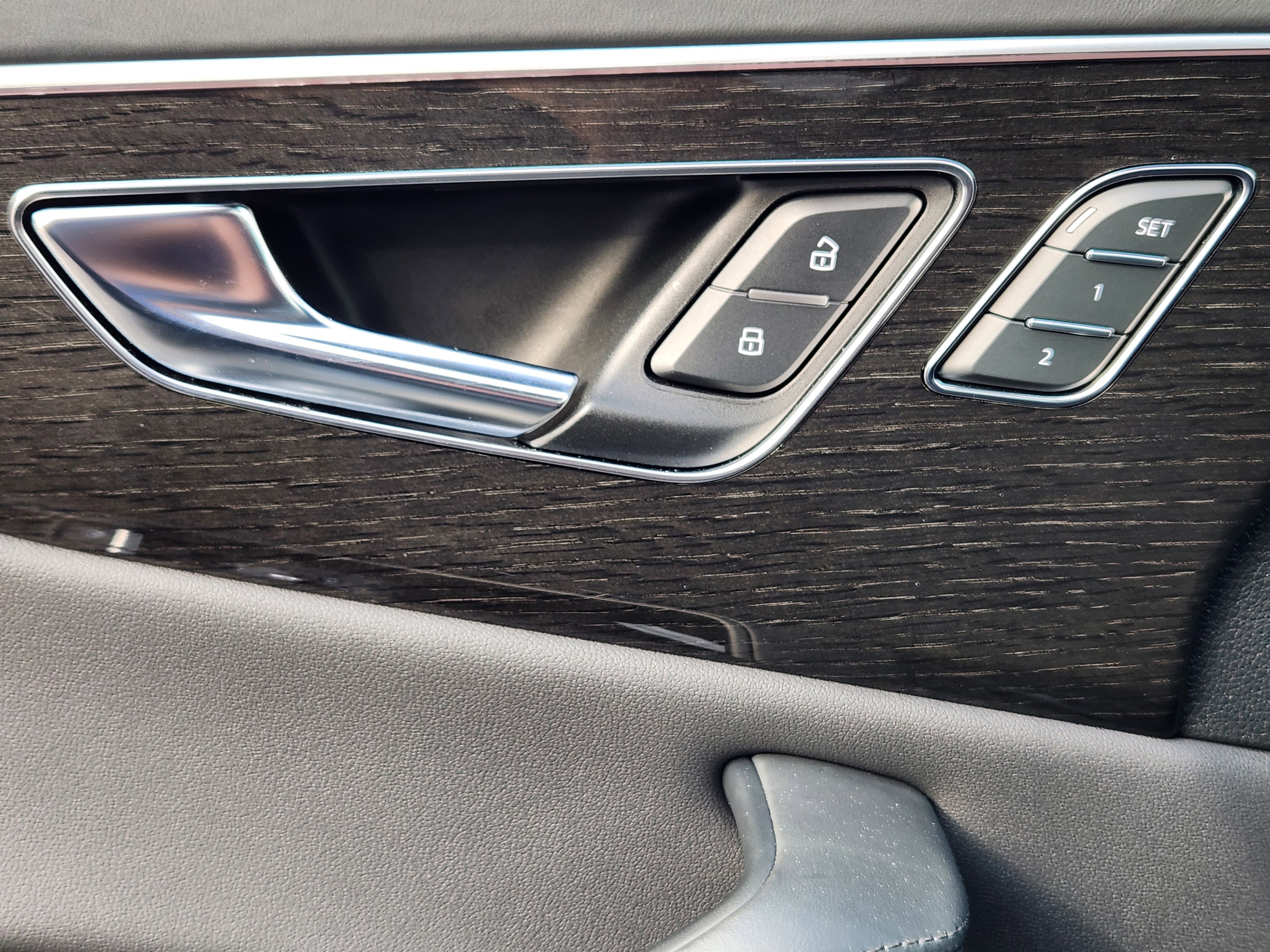 Used 2022 Audi Q8 Prestige image 12