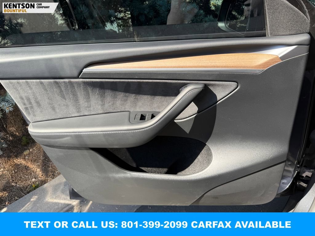Used 2023 Tesla Model Y Performance AWD/4WD image 17
