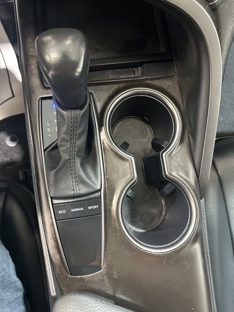 Used 2024 Toyota Camry SE image 29