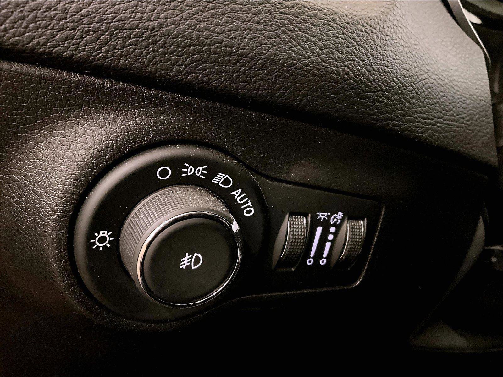 Used 2019 Jeep Compass Latitude w/ Popular Equipment Group FWD image 30