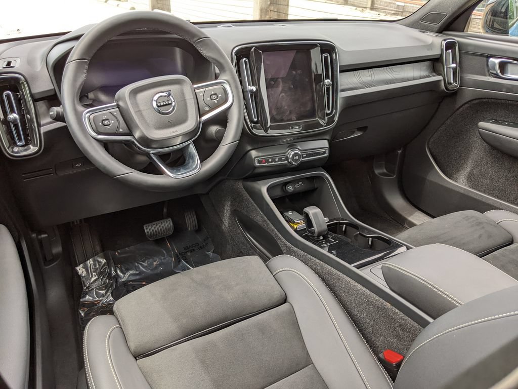 Certified 2023 Volvo XC40 Recharge Plus w/ Protection Package Premier AWD/4WD image 12