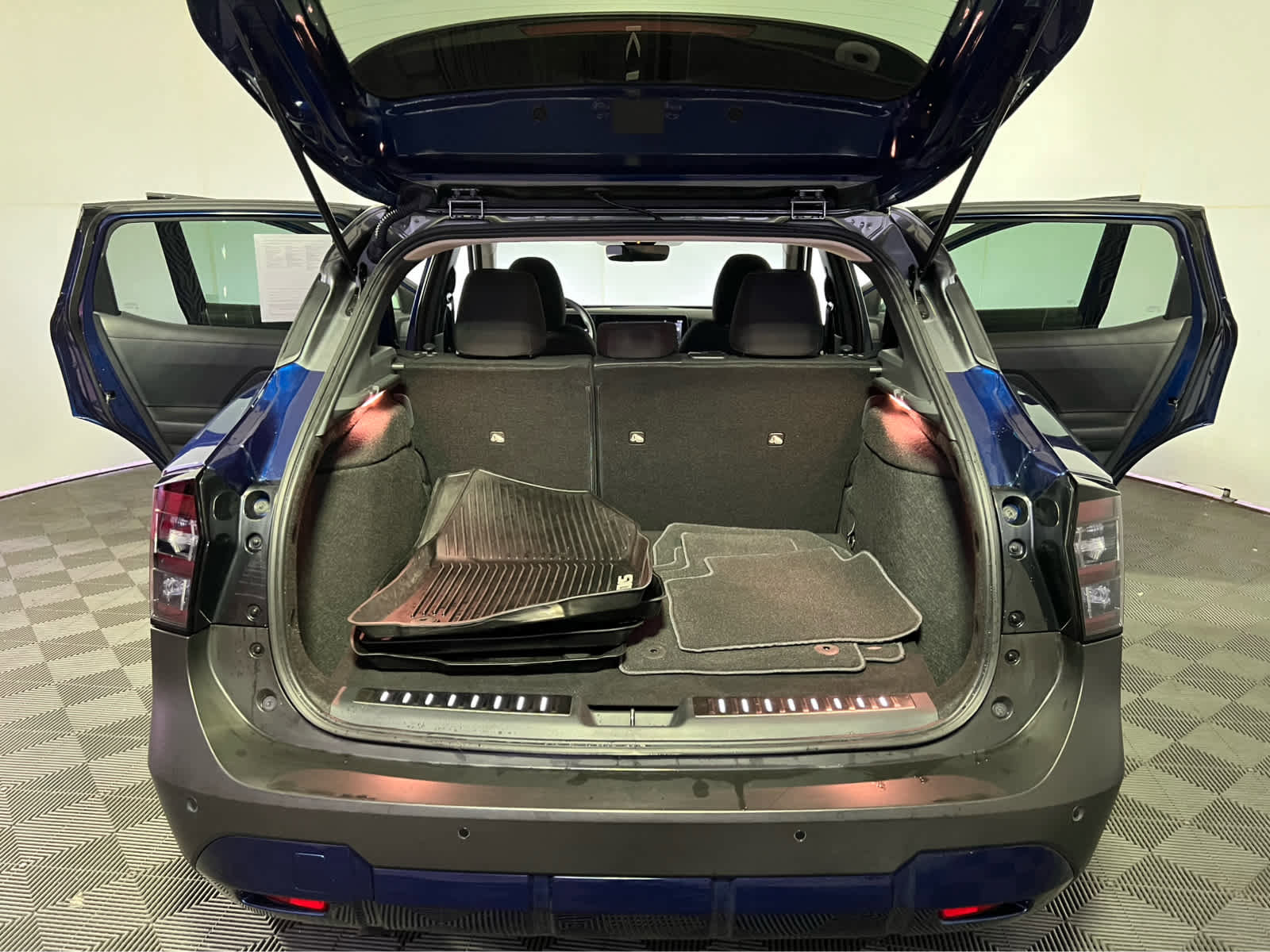 Certified 2025 Nissan Kicks SV w/ Illumination Package AWD/4WD image 23