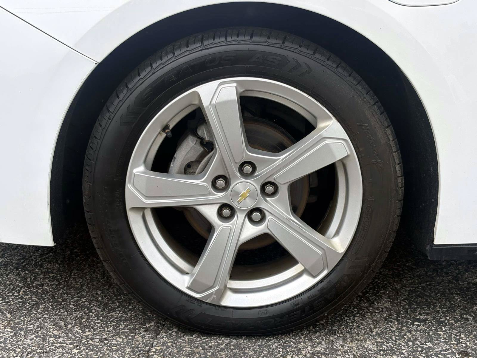 Used 2017 Chevrolet Volt LT w/ Comfort Package FWD image 29