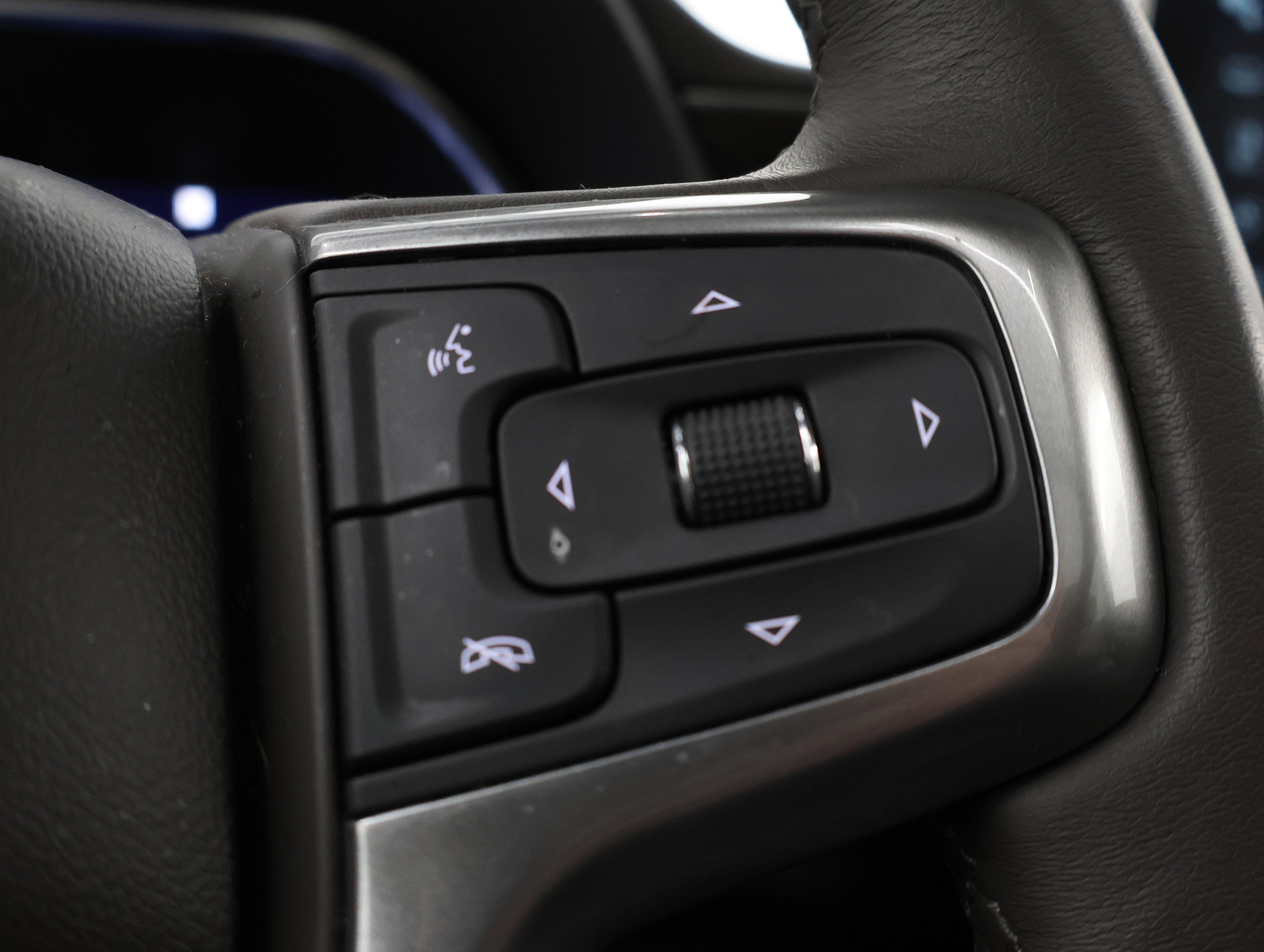 Used 2022 Chevrolet Tahoe Z71 w/ Z71 Off-Road Package image 16