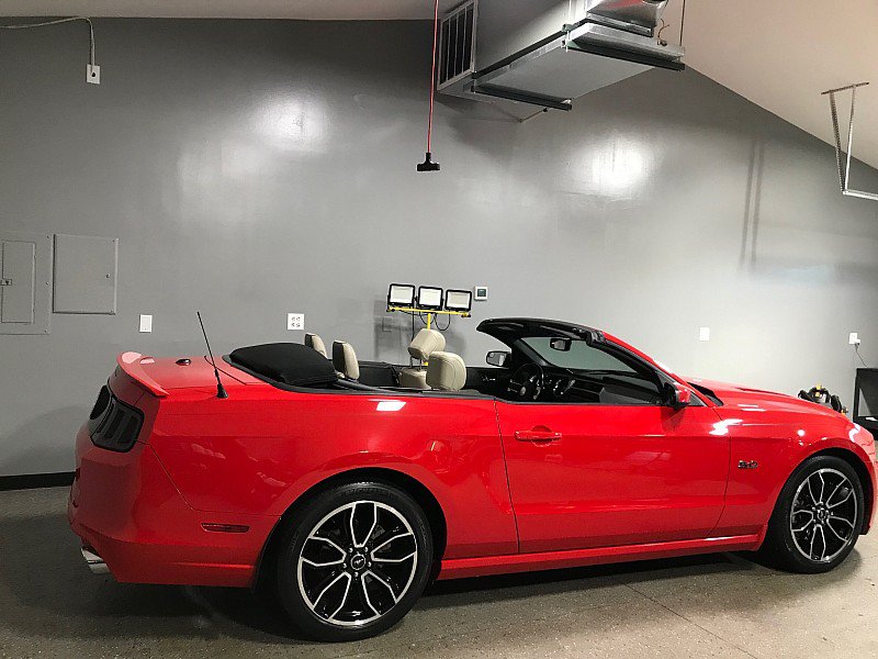 Used 2013 Ford Mustang GT Premium RWD image 5