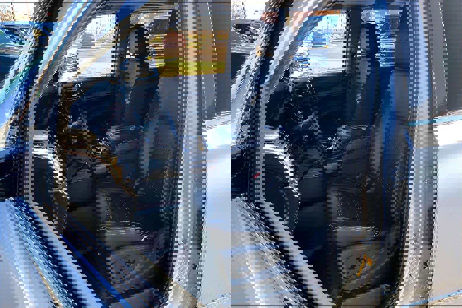 Used 2019 GMC Yukon XL Denali w/ Open Road Package image 7