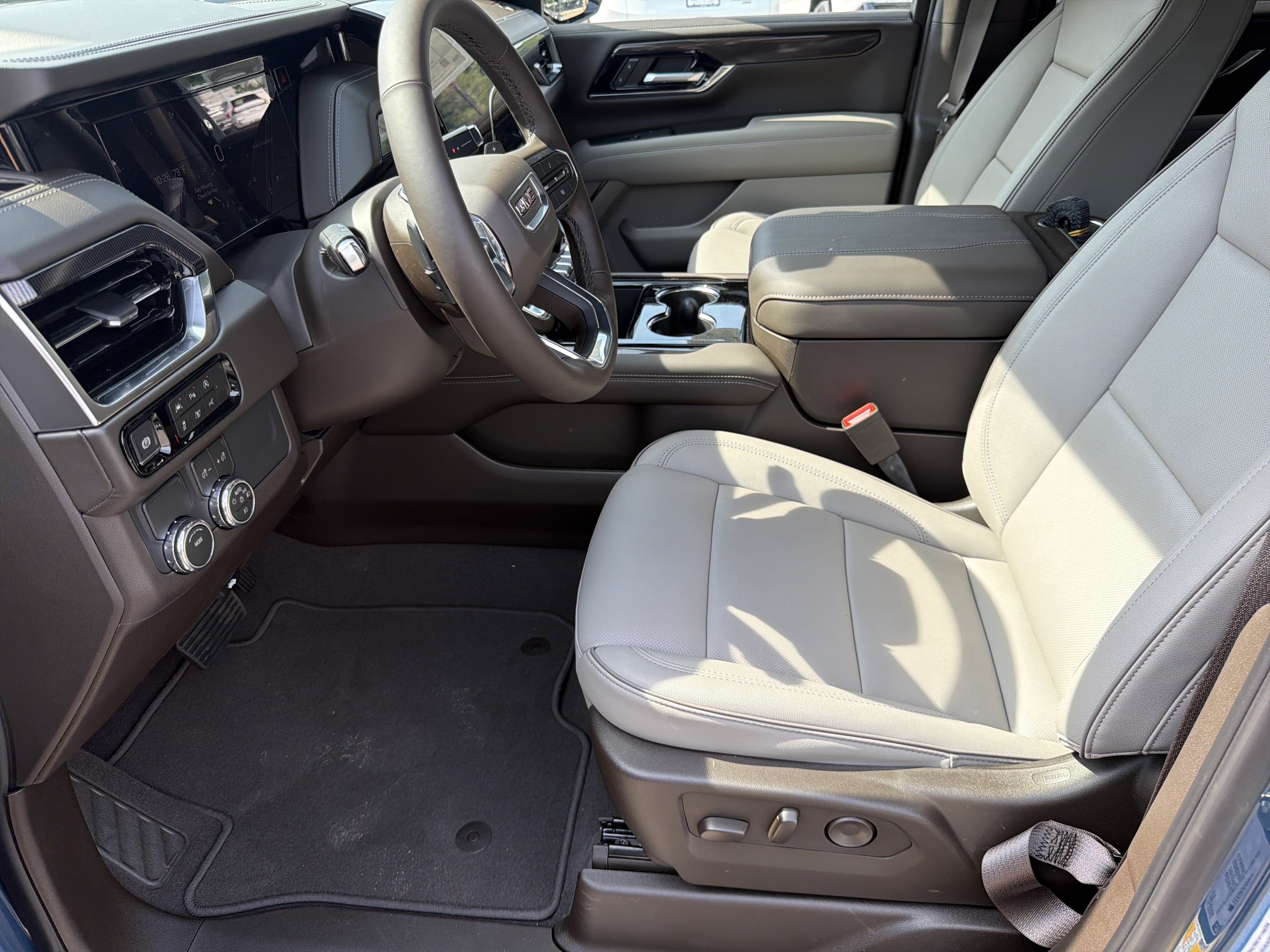 New 2026 GMC Yukon XL Elevation RWD image 10