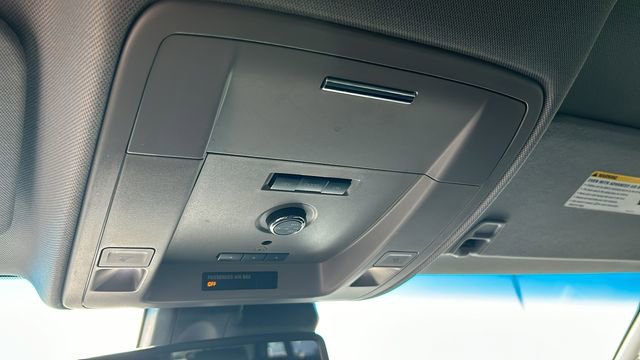 Used 2017 Chevrolet Suburban LT image 25