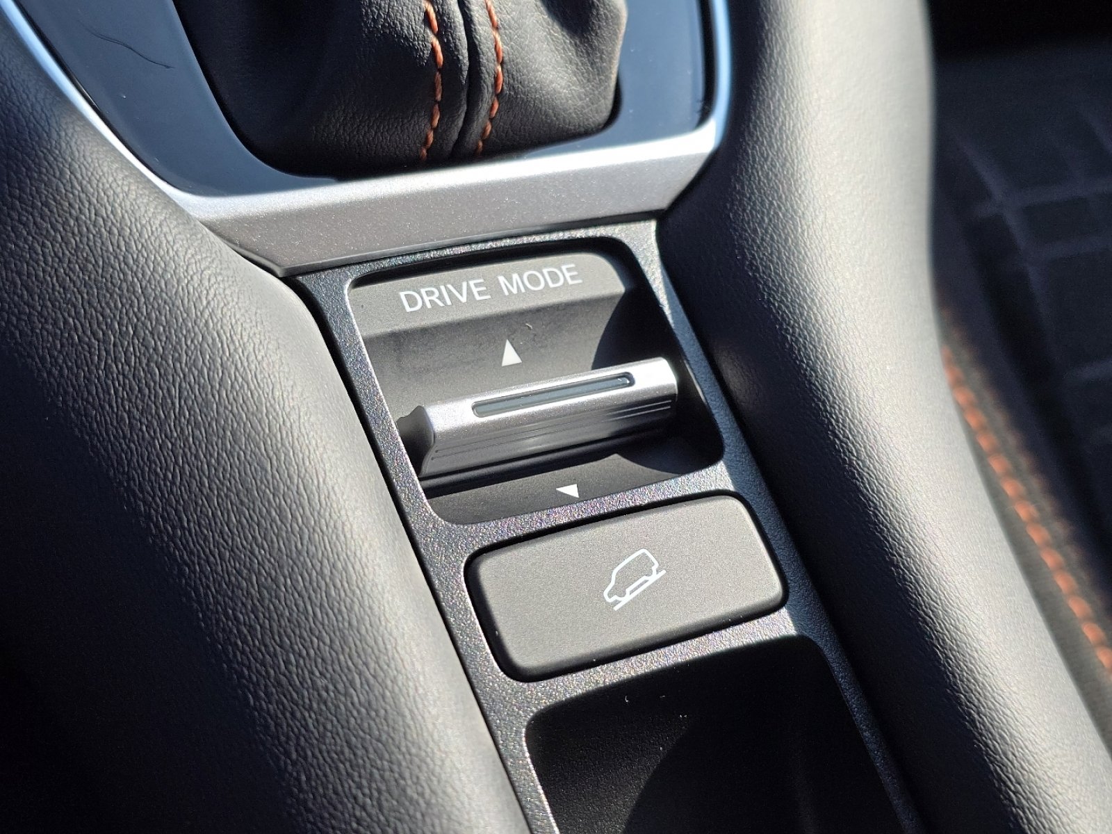 Used 2025 Honda HR-V Sport image 32