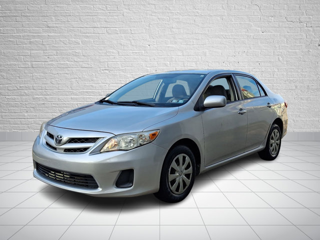 Used 2011 Toyota Corolla LE w/ Preferred Accessory Pkg FWD image 3