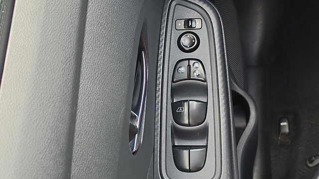 Used 2024 Nissan Versa SV FWD image 20