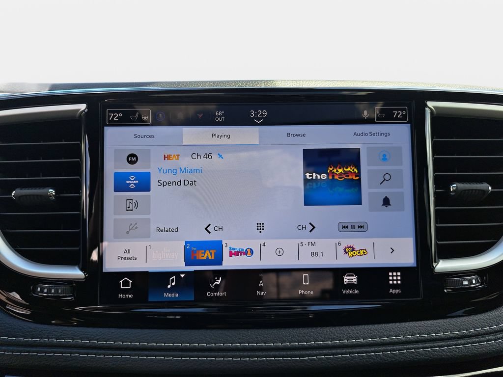 New 2027 Chrysler Pacifica Limited AWD/4WD image 23