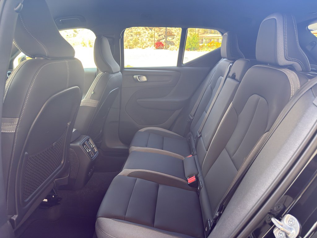 New 2025 Volvo EX40 Core w/ Climate Package AWD/4WD image 18