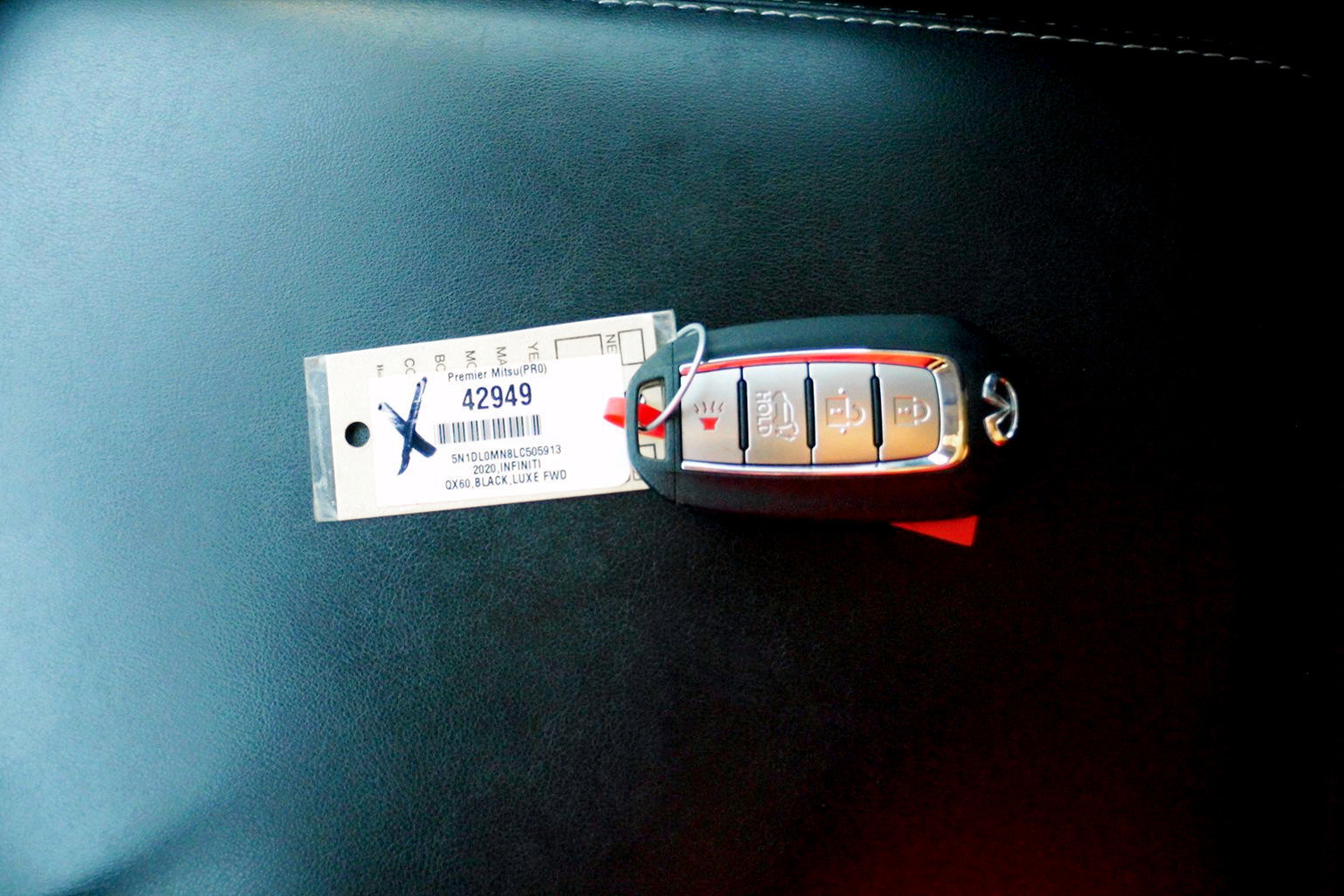 Used 2020 INFINITI QX60 Luxe w/ Essential Package image 29