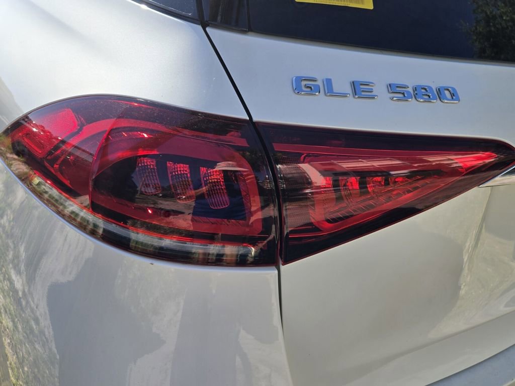Used 2021 Mercedes-Benz GLE 580 4MATIC image 8
