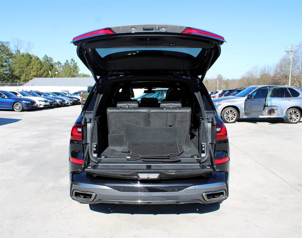 Used 2021 BMW X7 M50i w/ Dynamic Handling Package image 44