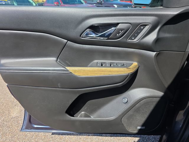 Used 2018 GMC Acadia Denali w/ Technology Package AWD/4WD image 19