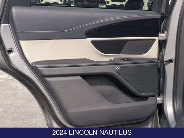 Used 2024 Lincoln Nautilus Reserve AWD/4WD image 24